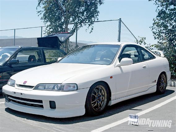 Htup_0904_04_z+1995_honda_accord_h22a+acura_integra_dc2_white