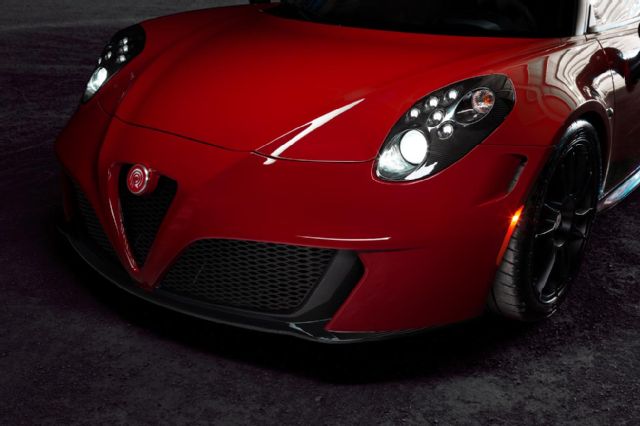 POGEA RACING 4C Centurion front close up