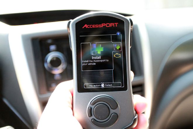 Cobb Accessport V3 In Hand 01