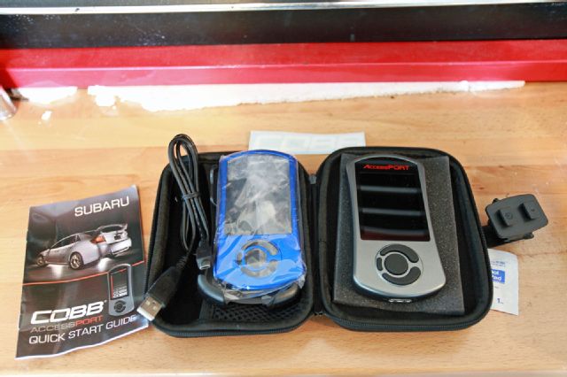 Cobb AccessPort V3 package and accessories 04