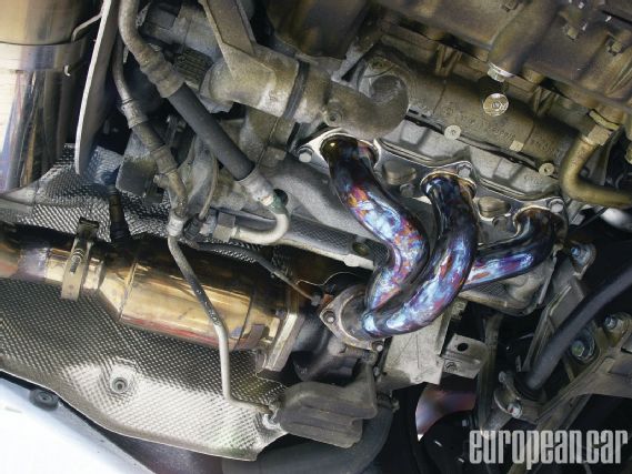 Epcp_1103_08_o+borgwarner_new_turbocharging_system+manifold