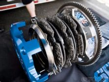 Eurp_1010_02_o+waterfest_16_products+carbon_fiber_clutch