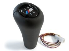 Eurp_1006_08_o+bmw_e30_325i+shift_knob