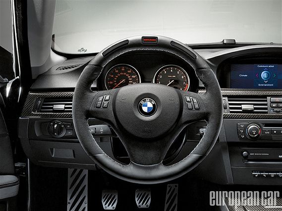 Epcp_0912_05_z+bmw_sport_steering_wheel+wheel_hanger_shot