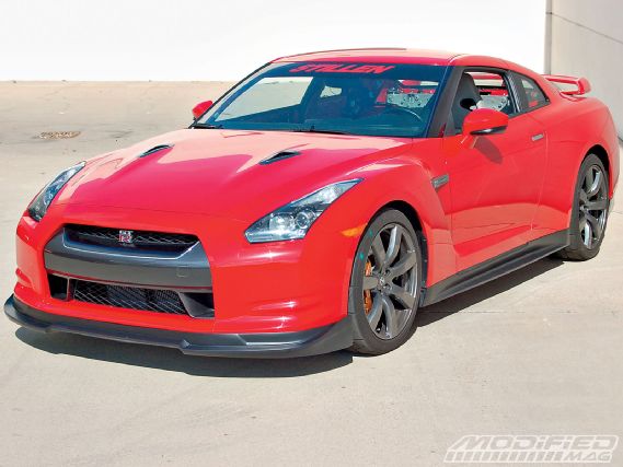 Modp_0911_13_o+aerodynamics_buyers_guide+stillen_nissan_r35_front_lip_spoiler