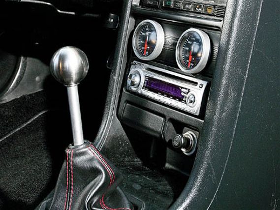 Htup_0909_01_z+jdp_engineering_front_lip+shift_knob_shot