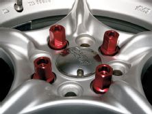 Htup_0804_06_z+mugen_rnr_race_and_recreational_honda_wheel_lugnuts