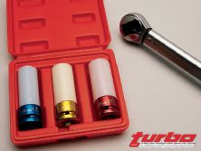 Turp_0306_06_z+tool_tech+lug_nut_socket_set