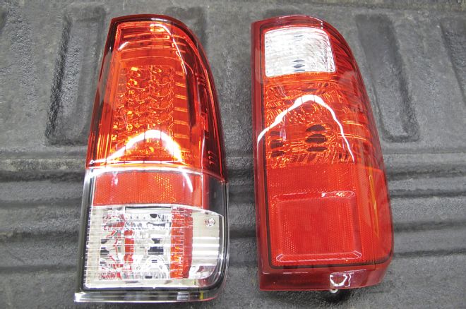 2010 Ford F 350 Super Duty 01 Spyder Auto Taillight Vs Stock Tailight