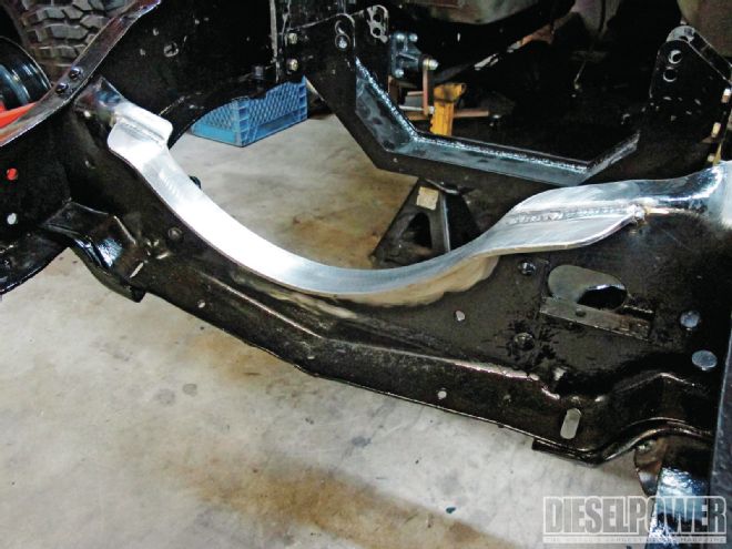 Reinforcing Our 1991 Suburban’s Frame For Post-Apocalyptic Durability
