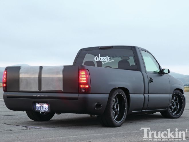 project Novakane 2004 Gmc Sierra Paint And Body rear View