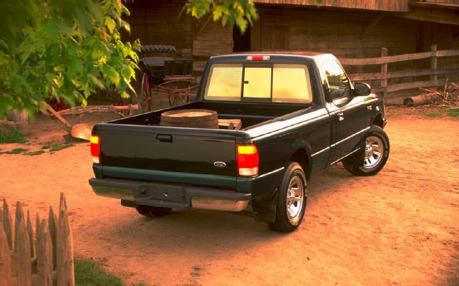 1996 Ford Ranger Replacing The Clutch - Truck Trend Garage