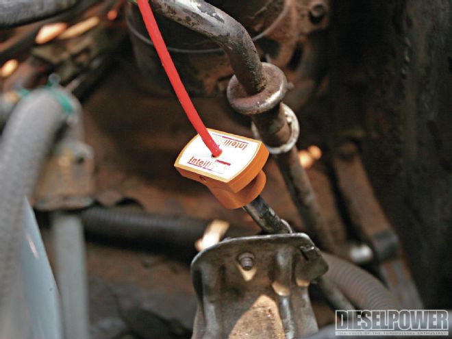 Intelligent Dipstick Prevents Engine Failures