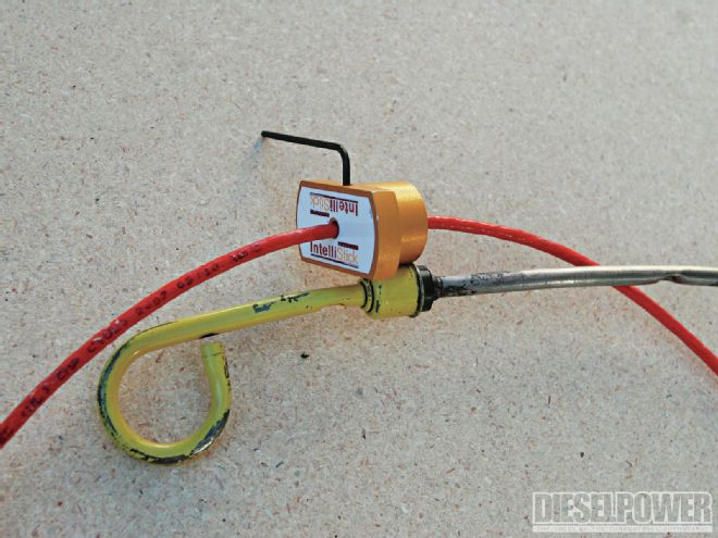 Intelligent Dipstick Prevents Engine Failures