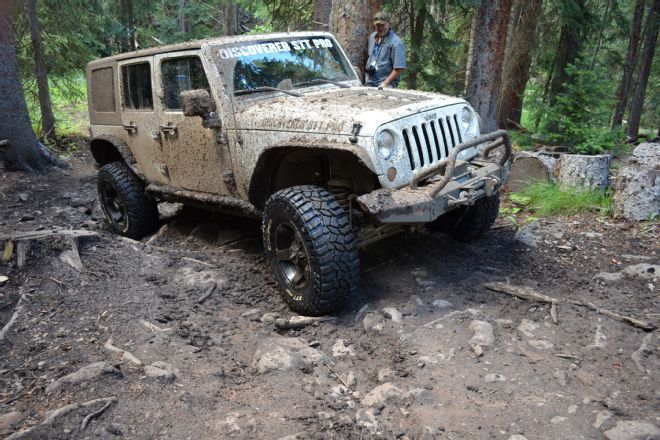 Testing Discoverer STT Pro On Jeep Wrangler On Muddy Trail