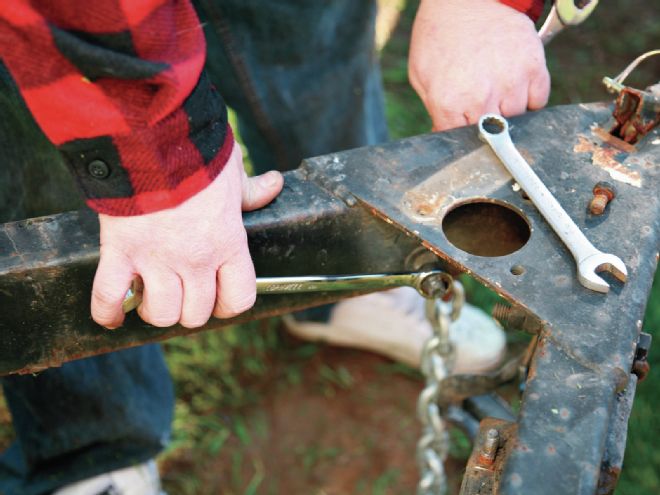 Huskys Centerline Weight Distribution Hitch
