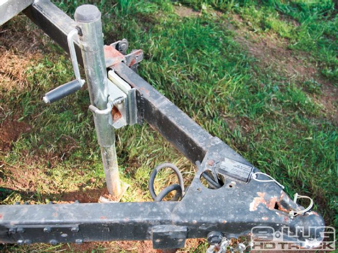 Huskys Centerline Weight Distribution Hitch