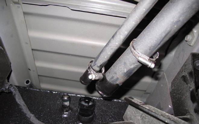 Go With The Flow: Installing a Transfer Flow 60-Gallon Tank in a Long-Bed Ram