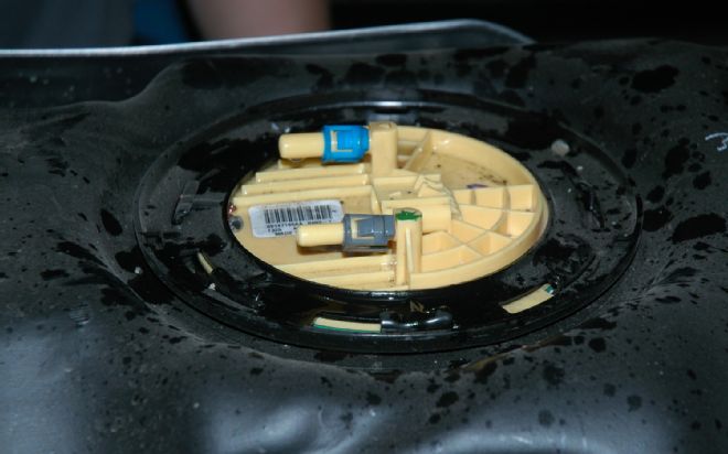 Go With The Flow: Installing a Transfer Flow 60-Gallon Tank in a Long-Bed Ram