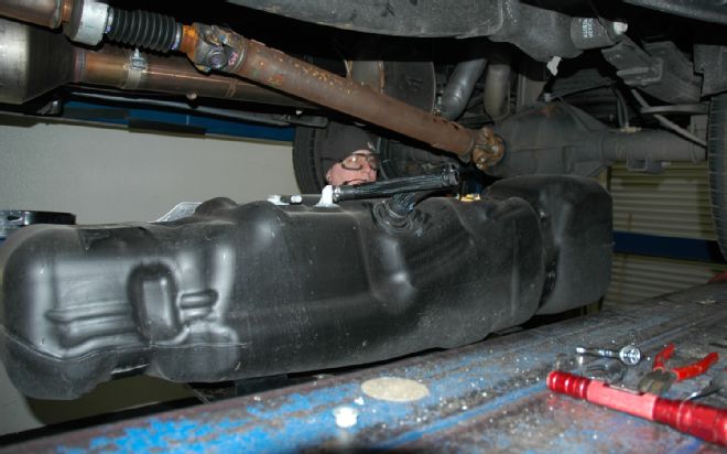 Go With The Flow: Installing a Transfer Flow 60-Gallon Tank in a Long-Bed Ram