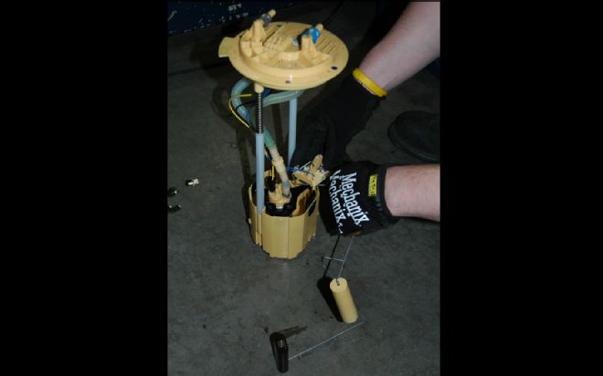 Go With The Flow: Installing a Transfer Flow 60-Gallon Tank in a Long-Bed Ram