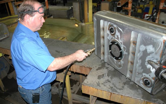 Go With The Flow: Installing a Transfer Flow 60-Gallon Tank in a Long-Bed Ram