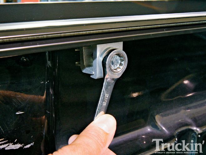 Flip It - Bakflip Tonneau Cover Install