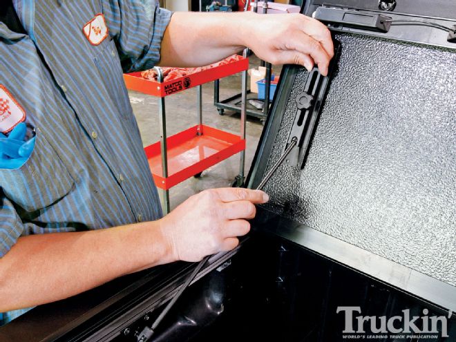 Flip It - Bakflip Tonneau Cover Install