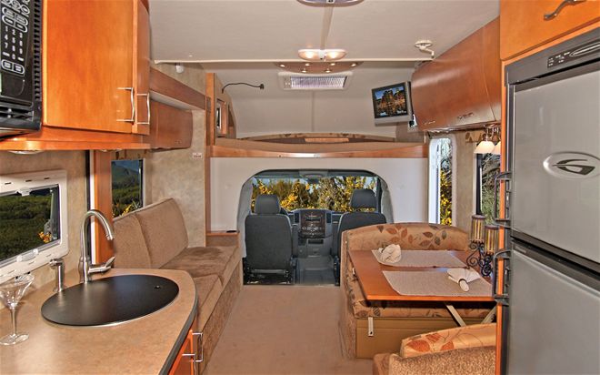 class B Motorhome Buyers Guide golf Stream Vista Cruiser Mini Interior View