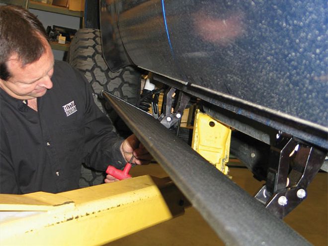 AMP Research Power Step Install on a 2007 Toyota Tundra - Ease Er On In