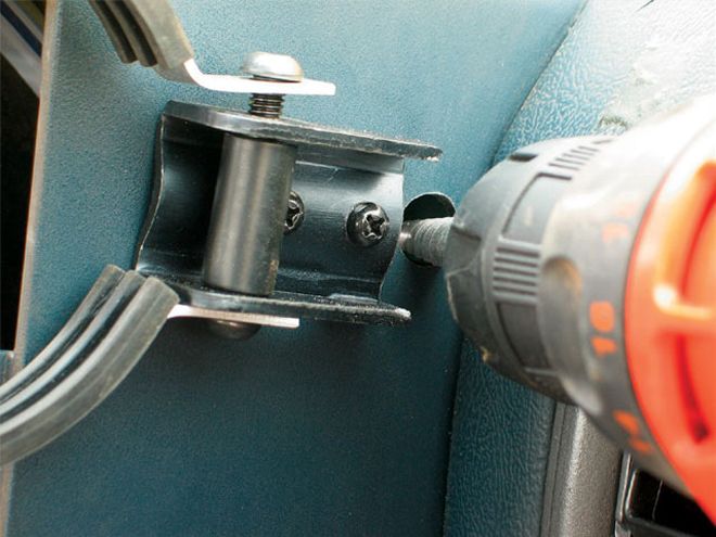 1989 Chevy S10 - Equus Tachometer Install - Watch Those Rs