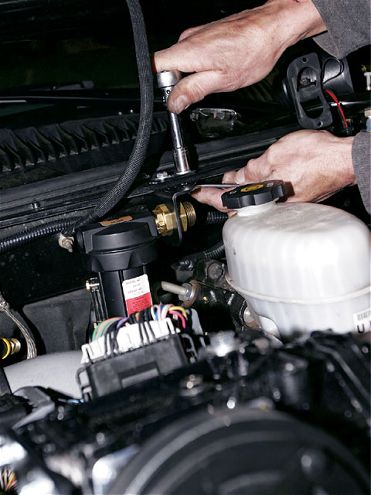 2005 Chevy 2500HD Air Compressor - Compressed Air Anywhere