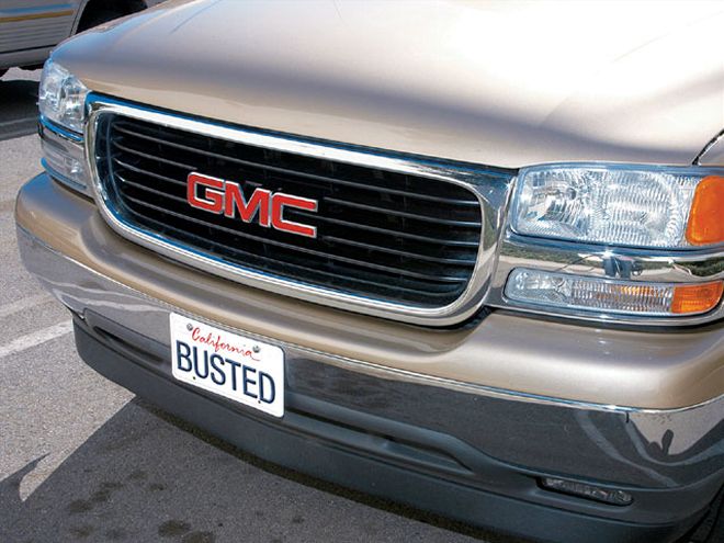 2005 GMC Yukon Grille Install - Orthodontics For Your Ride!