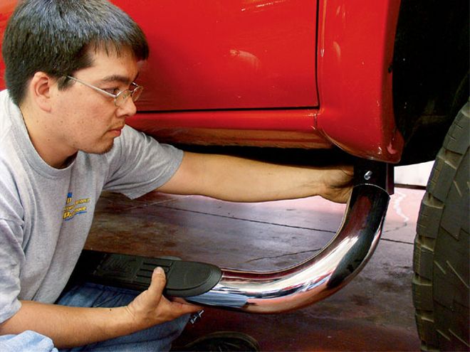 Custom 2000 GMC Sierra Accessory Installs - Looking The Part