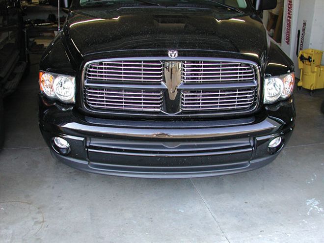 Reflexxion Grille Inserts on a 2003 Dodge Ram - Billet Alternative
