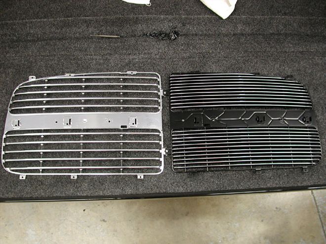 Reflexxion Grille Inserts on a 2003 Dodge Ram - Billet Alternative