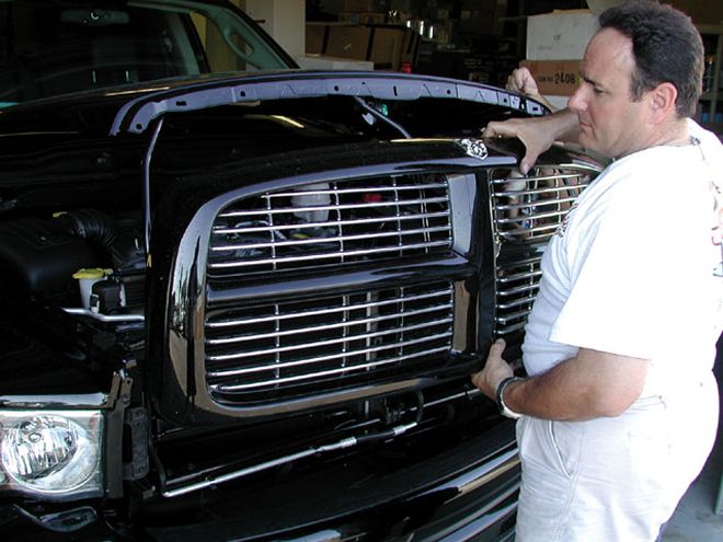 Reflexxion Grille Inserts on a 2003 Dodge Ram - Billet Alternative