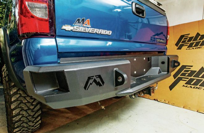 2004 Chevy 2500HD - Off Road Tough Fab Fours Bumpers Install