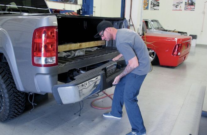 2010 GMC Sierra Bumper Face Lift 04