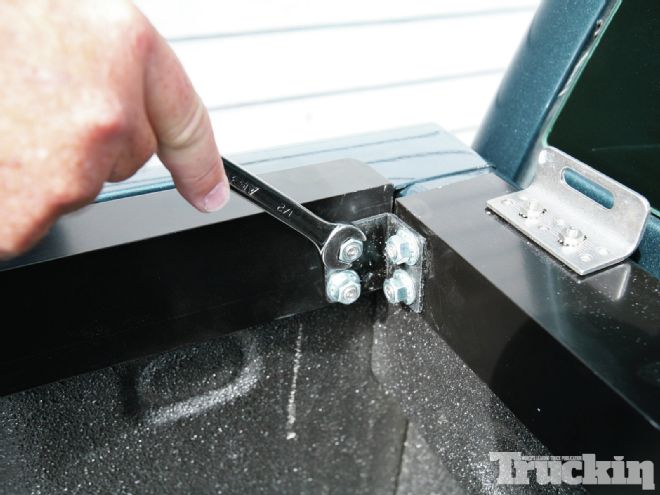 SnugTop Tonneau Cover - Sleek Security