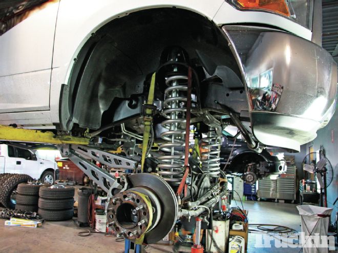 McGaughy 8inch Lift Kit - 2012 Ram 3500