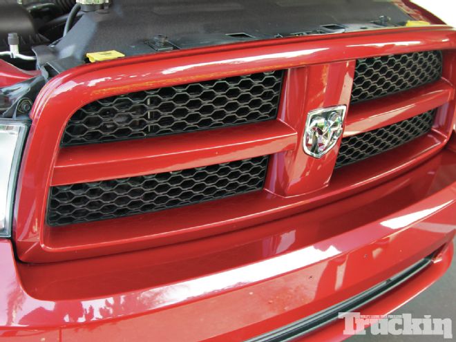 Paramount Restyling Grille Install - 2012 Ram 1500