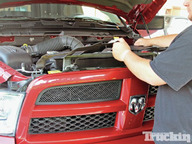 Paramount Restyling Grille Install - 2012 Ram 1500