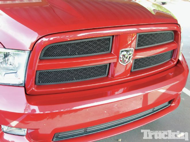 Paramount Restyling Grille Install - 2012 Ram 1500