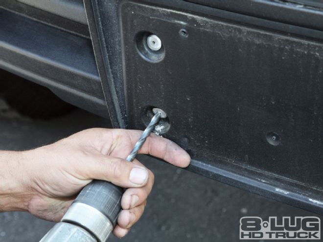 2009 GMC Sierra Custom Grille - 8-Lug Tech