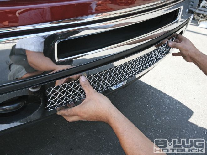 2009 GMC Sierra Custom Grille - 8-Lug Tech