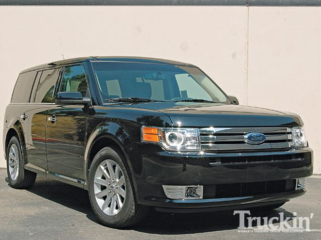 2009 Ford Flex front Passenger Angle