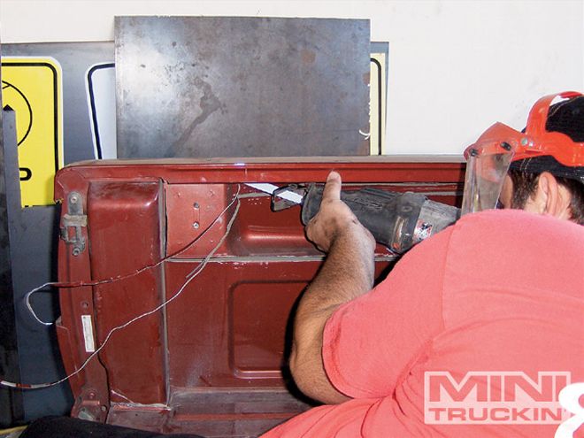 Body-Dropping the Bed of a Chevy S10 - Daily Dime