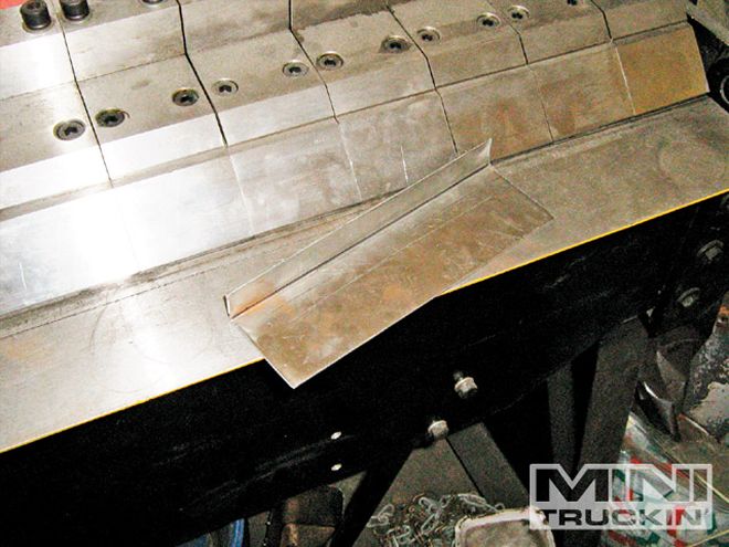 Body-Dropping the Bed of a Chevy S10 - Daily Dime