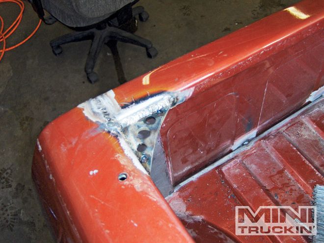 Body-Dropping the Bed of a Chevy S10 - Daily Dime